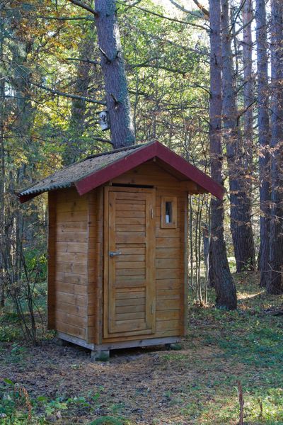 Priivitsa lõkkekoha puidust kuivkäimla